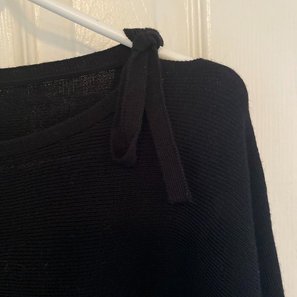 Women's Poncho..one size...new without tags - Picture 4 of 5